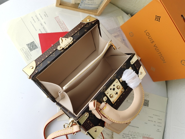 ルイヴィトンバッグ角部分ディテール